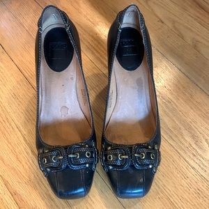 Frye heeled loafers, black, 8.5, buckle detail